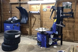 Tyre Replacement & Wheel Balancing